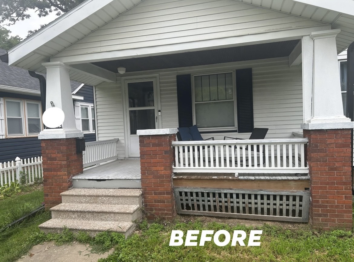 Front porch before complete rebuild by Leathers Construction Group